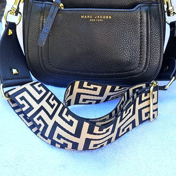 MARC JACOBS Empire City Messenger Pebbled Leather Crossbody Bag Guitar Strap - Picture 9 of 13